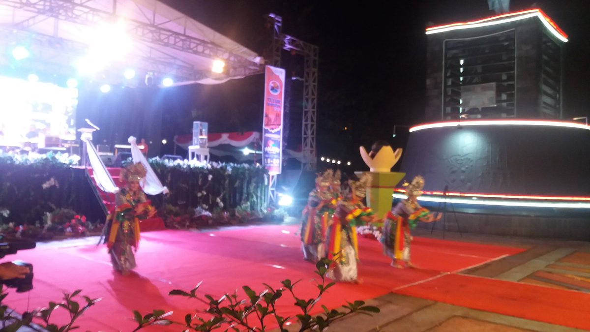 marthenreasoa's tweet photo. abang-none badendang
#PesonaFestTelukAmbon2019
#PesonaFTA2019
#AyokeMaluku
#MarikeMaluku https://t.co/q9H18fl61T