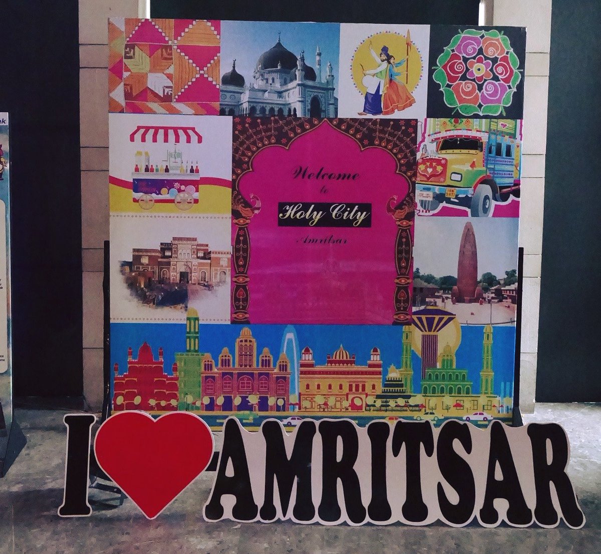 EventKonsultant's tweet photo. #TheEventKonsultants team added some Desi Swag to a corporate event for ICICI at Amritsar! 
Turnkey event production for an Agency: @EventKonsultant 

#EventProductionHouse #EventPlanning #EventManagement  #EventsIndia #EventIndustry #EventProfs #Event #EventPlanner #DoorsMedia https://t.co/N3Ej9tMyVP