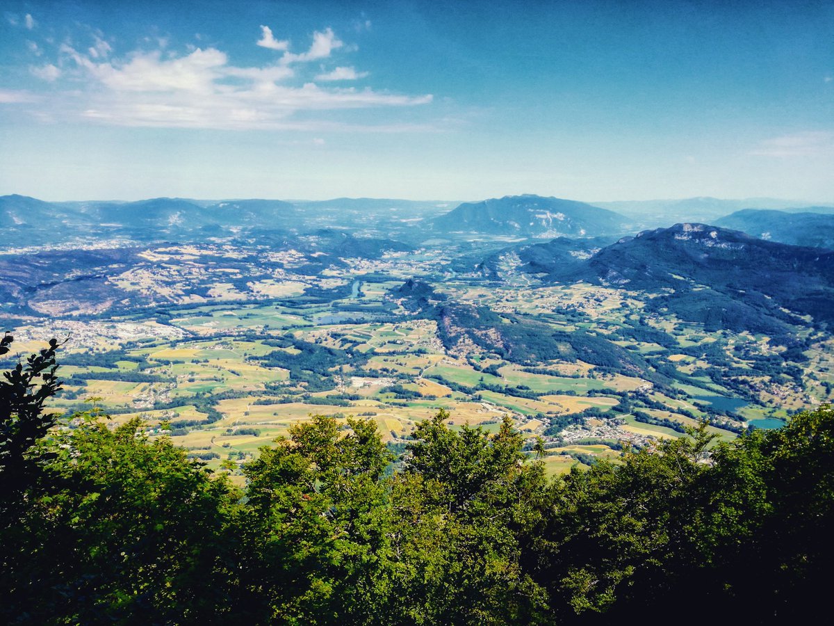 Gregory_DUBUS's tweet photo. Vue #magnifique sur les #montagnes du #Bugey, sur le #lacdubourget, sur #aixlesbains depuis la #dentduchat
📷 @Gregory_DUBUS
➡️ https://t.co/MKgUes3MAE
@OTBelley_BB @SavoieMontBlanc @inRhoneAlpes @aixlesbainsfr #frenchalps @aintourisme01 #instantdanslain https://t.co/yP6qmll2Zl