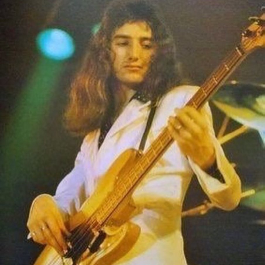 Happy birthday to my favourite bass boy john deacon 