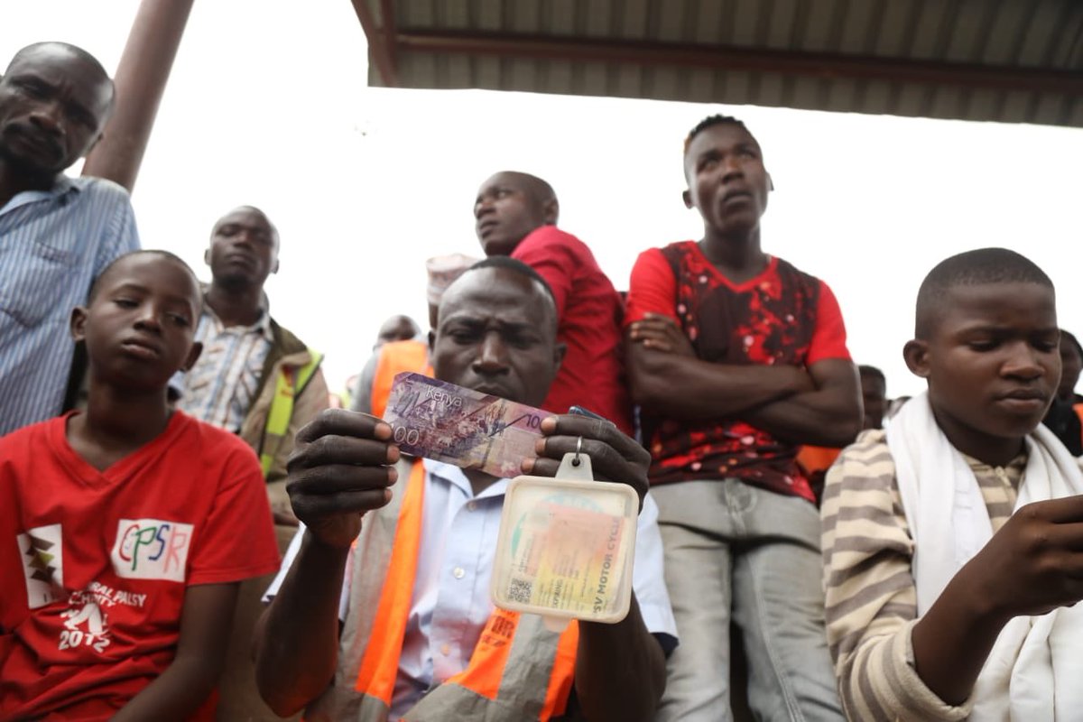 Governor <a href="/njorogep/">Patrick Njoroge</a> takes the message of the new currency to the southeasternmost corner of Kenya, all the way to Lunga Lunga in Kwale County, reminding Kenyans how to identify the new currency. Also, that the deadline for exchanging the old KSh 1,000 notes is fast approaching.