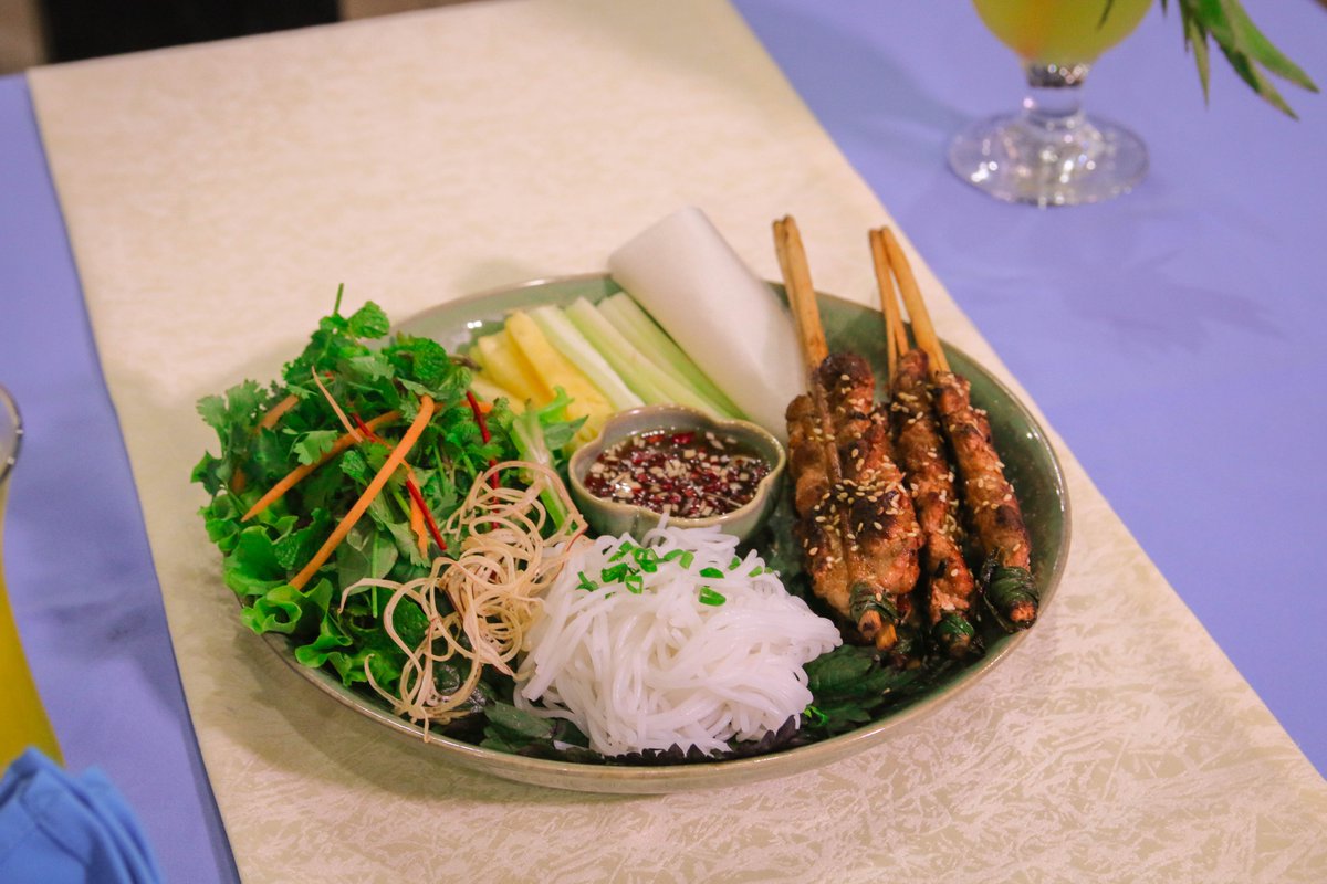 RestaurantMoka's tweet photo. [VIETNAMESE FRESH SPRING ROLLS] ❄❄❄

With a combination of high-fiber vegetables, It works like alexipyretic, dialysis, beautify the skin, along with protein-rich shrimp and meat ensure to provide you with enough energy for the body. 💞 https://t.co/DWL5E5Ka4h