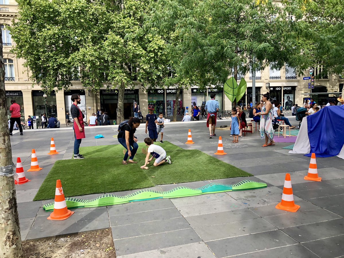 IRISsmartcities's tweet photo. Seen: Playful participation! 
Citizens of #Paris voted to fund collective play spaces with games to entertain, educate &amp; engage from a #participatorybudget 
Great place to mix and mingle 👋#smartcityvisions https://t.co/kjhvzzSEDH