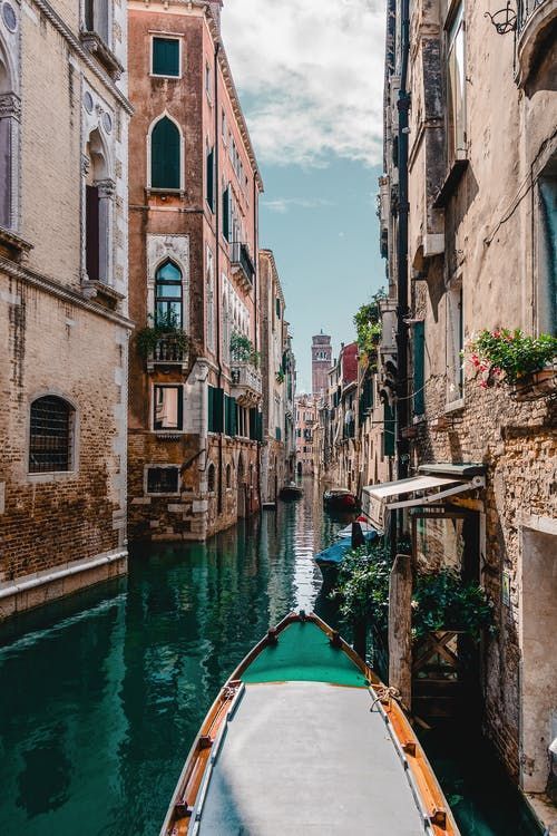 AmorFinancial's tweet photo. If you're looking to buy your dream home, every little helps when it comes to your deposit. Find out how your deposit can affect your mortgage offers in our expert guide: 
https://t.co/guolDWrxVp https://t.co/Qeo7zWM6qJ