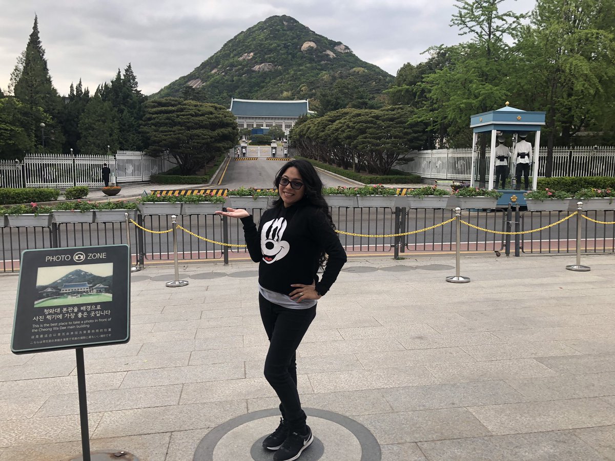 StephsPassport's tweet photo. This past April I went to South Korea for 3 weeks with my mom &amp; younger sister. It was so much fun can’t wait to upload videos/ pictures. https://t.co/C9B4QQzZKp