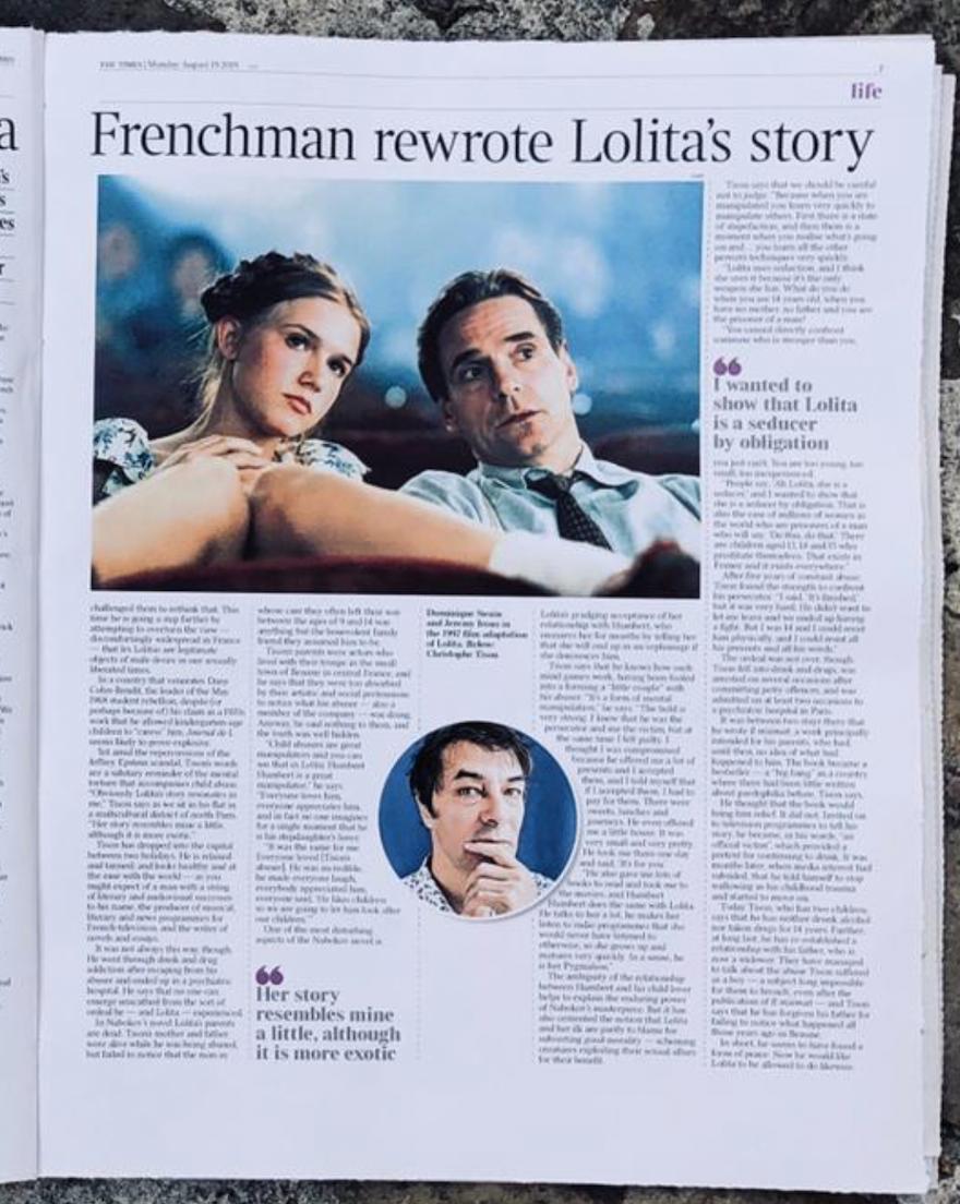 GLeguilcher's tweet photo. #Lolita "The heroine of Vladimir Nabokov's 1955 novel entered our collective consciousness as an ambiguous figure"
=> why a french man rewrote the Lolita's story
1 page dans @thetimes sur le roman #JournaldeL ce matin
https://t.co/QQ9U7Qr9IW @edgouttedor https://t.co/qCZX5y4zs9