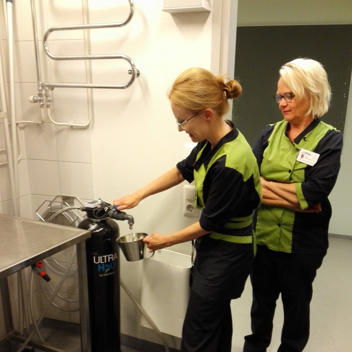 PirkanmaaVoimia's tweet photo. #Joutsenmerkki siivittää meitä #vastuullisuus'työssä: #UltraH2O-vesi otettu käyttöön #Tredu Valon siivouksessa💦ja #kemikaalikuormitus vähenee 👍 #OrboTech #kestäväkehitys https://t.co/oQE5r6HQ2m