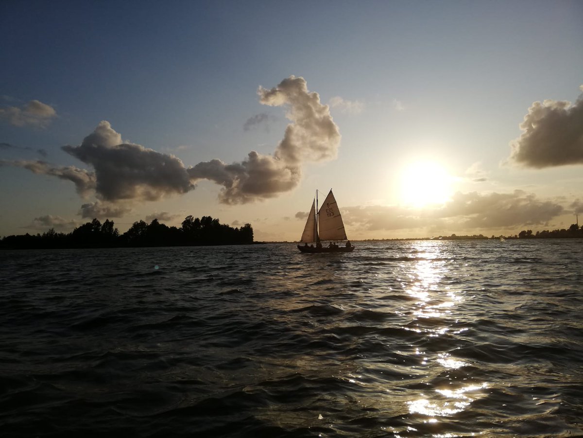 scoutingfn12's tweet photo. Gister heerlijk gezeild in het avondzonnetje 🌅 https://t.co/Yt2MdSn2WQ