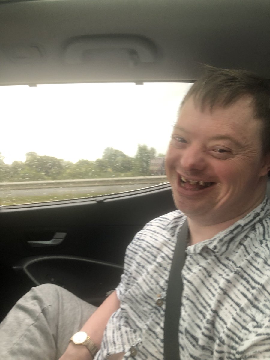 And we’re off....#SupermarketSweep #wildintheaisles #whenyouhearthebeep @rylan travelling all the way from Devon to Kent to make dreams come true for someone special 🥰