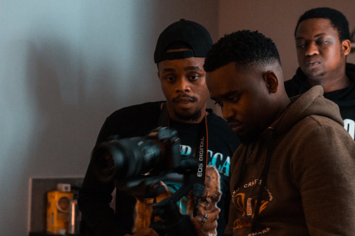 NqanaweLIVE's tweet photo. Two weekends ago I shot a short film within 48 hours for the #48HOURFILM #JHB48HFP alongside some of the most amazing, talented and invested people ever.

Here are some of the pics from behind the scenes of that shoot.

#DESHEDDED
#FilmZA https://t.co/BYtYHZd4vO