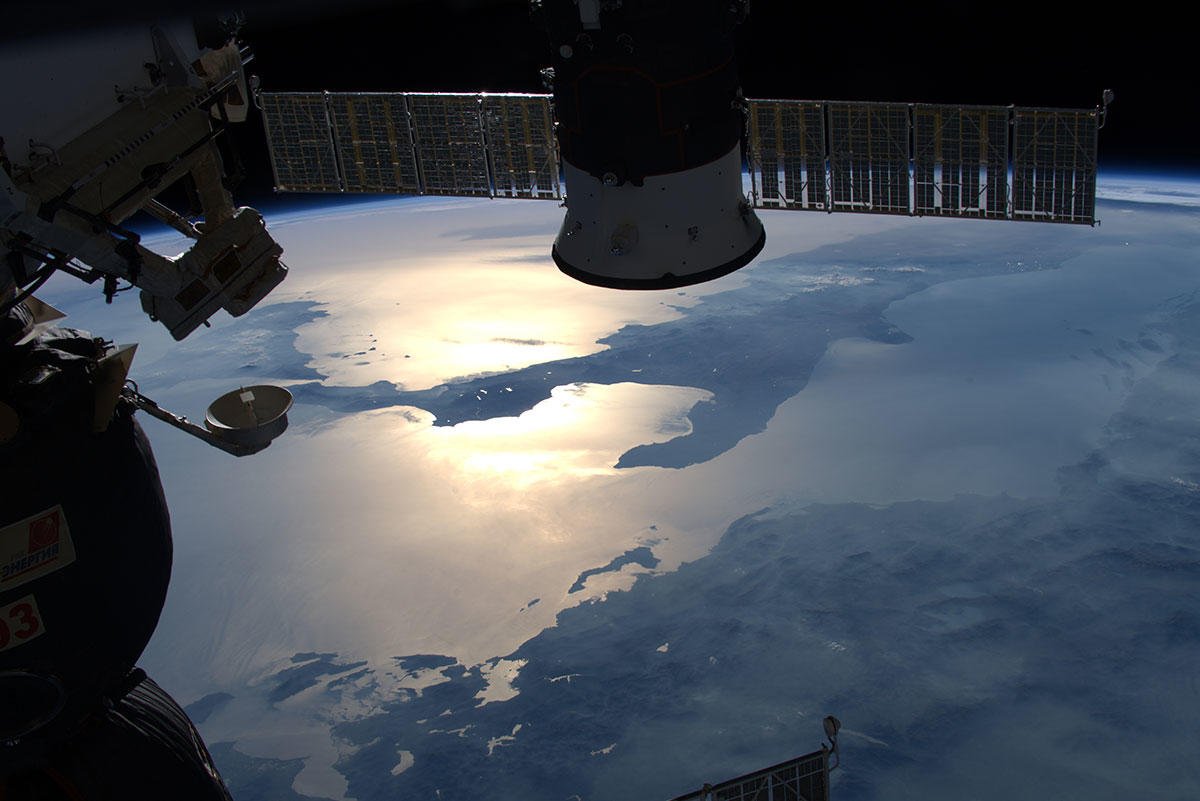 astro_luca's tweet photo. Baciata dal sole.
 
Kissed by the sun. #MissionBeyond https://t.co/ZqH4wqsRQy