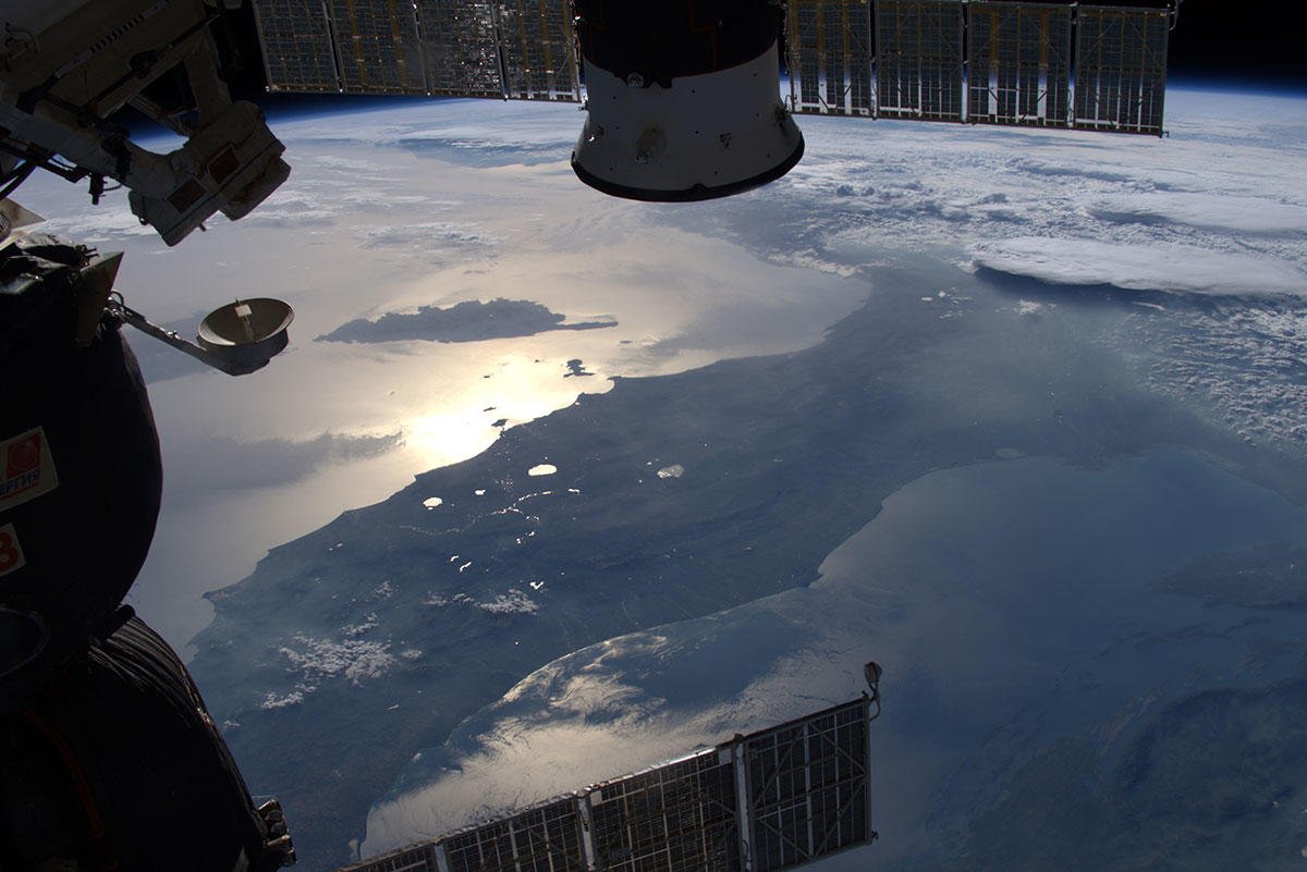 astro_luca's tweet photo. Baciata dal sole.
 
Kissed by the sun. #MissionBeyond https://t.co/ZqH4wqsRQy
