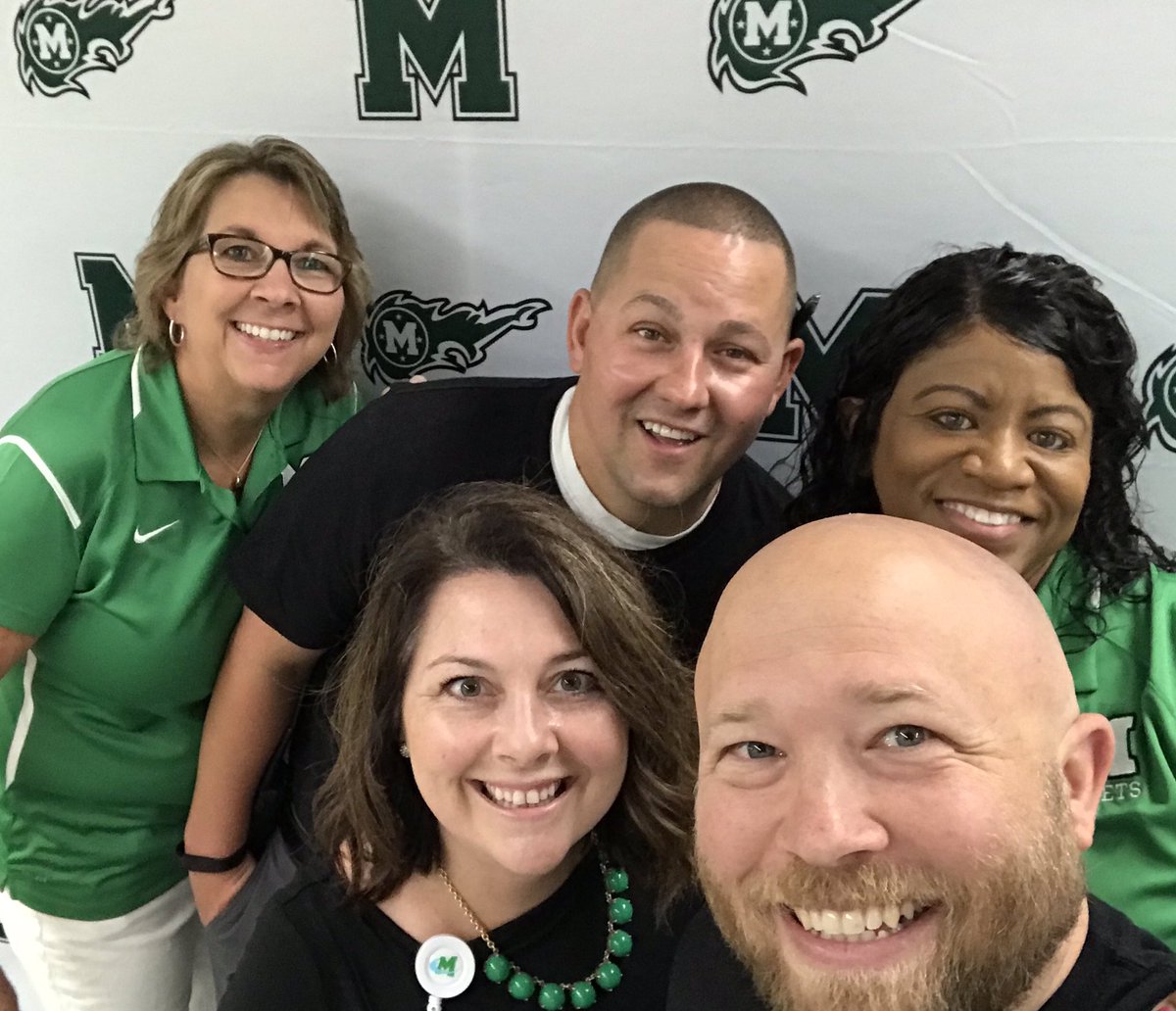 Stop by the selfie station in the large commons and get your photo with some friends <a href="/bobby__dodd/">Bobby Dodd</a> <a href="/cooperlearns/">Jonathan Cooper</a> <a href="/MasonSchools/">Mason City Schools</a> <a href="/rompiesb/">Brandon Rompies</a> @TWootenMI <a href="/NancyKellyMI/">Nancy Kelly</a>