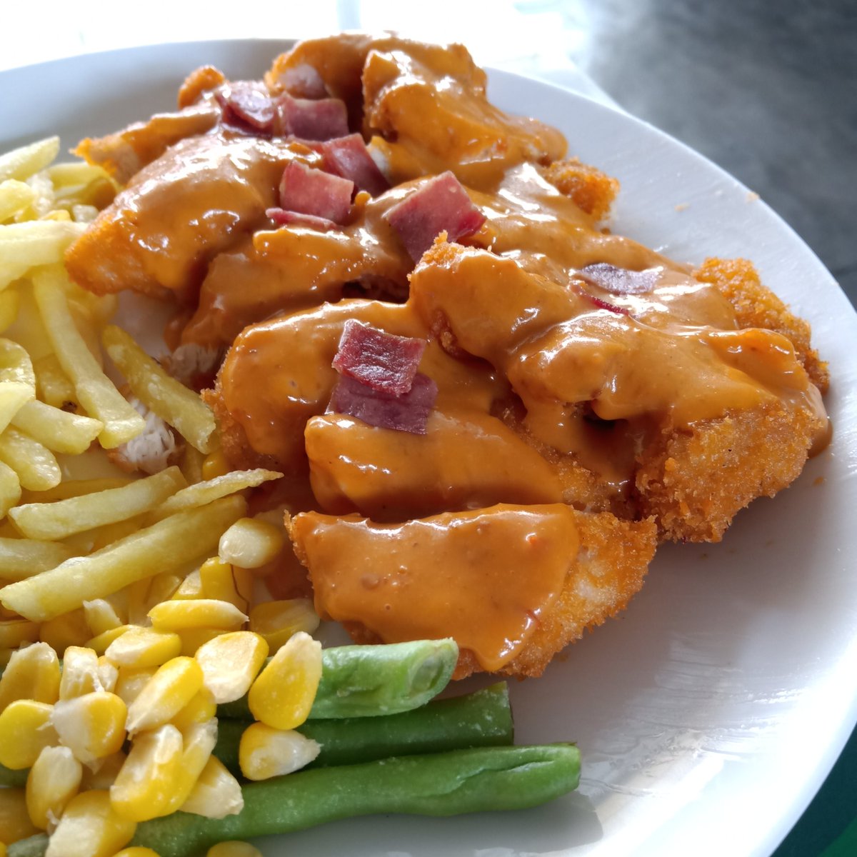 mahasiswamlg's tweet photo. nunggu ronde 2, sarapan sek. #HungerGames2019 https://t.co/vMlsTy1sRW