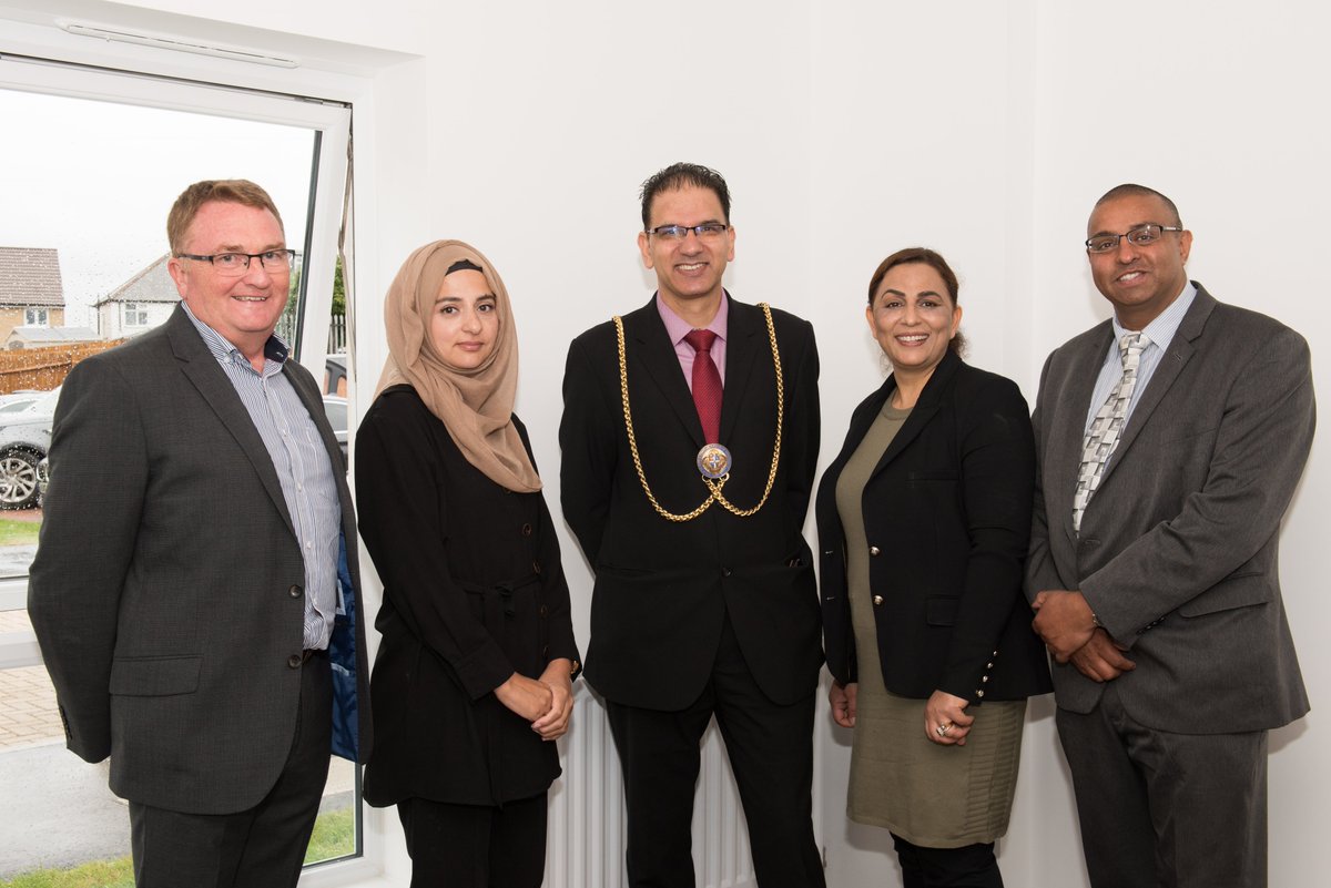 LtdKph's tweet photo. We were delighted to be joined last week by a number of @lutoncouncil Members to celebrate completion of our 200th affordable home in Luton incl. Leader Hazel Simmonds; Deputy Leader Sian Timoney and the Mayor Tahir Malik and Ward Councillors Javed Hussain and Summara Khurshid https://t.co/fPRL1NSh84