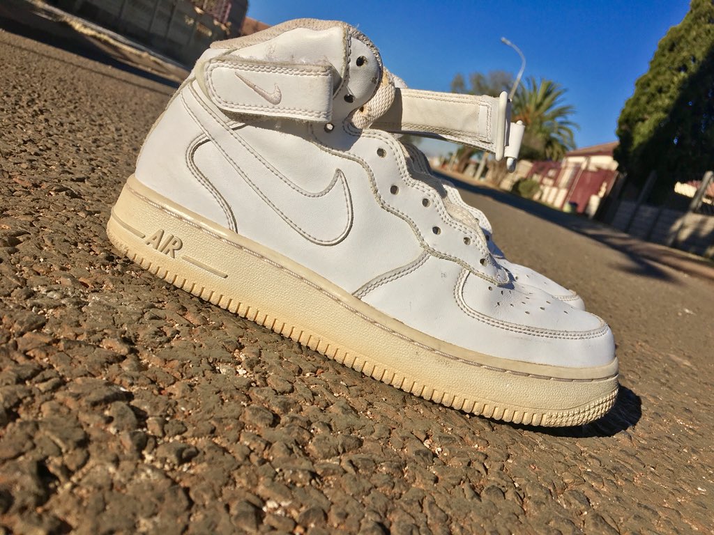 RadebeMusaa's tweet photo. #HaveCleanYourWay 👟💦
#cleankickssa 💯💯...
The best shoe cleaning and shoe care services.
●pure all whitening and traditional art✔💧
#HAVECLEANYOURWAY
#mondaythoughts #MondayMorning
#MondayMotivation https://t.co/QuV8eIXzRz