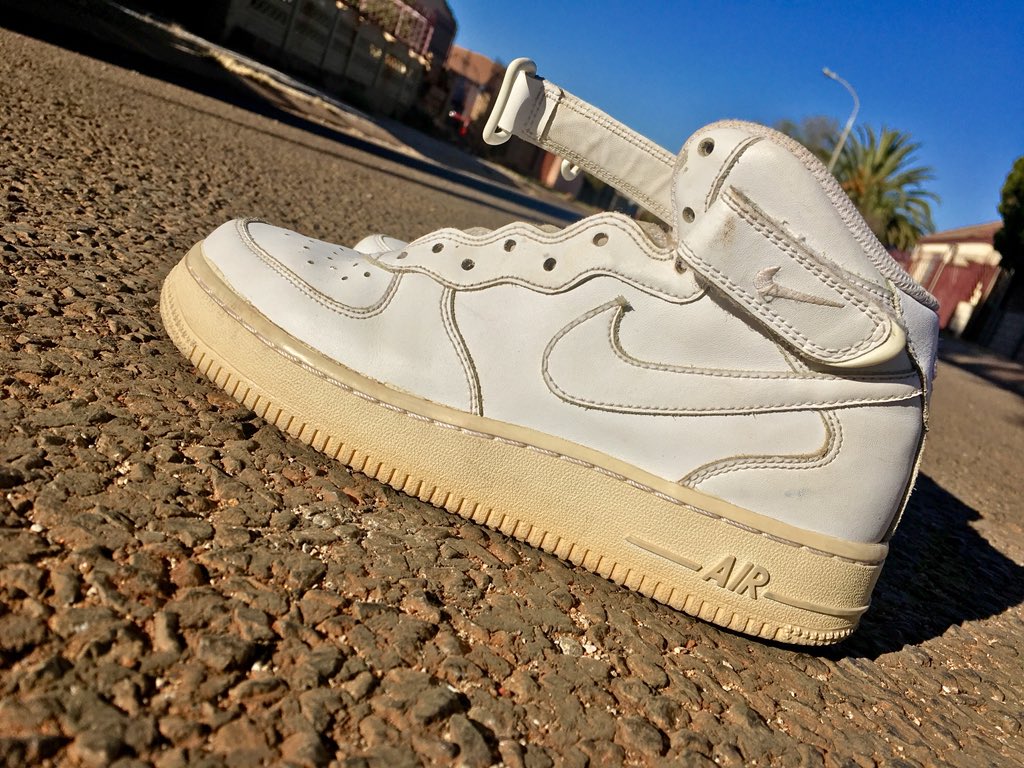 RadebeMusaa's tweet photo. #HaveCleanYourWay 👟💦
#cleankickssa 💯💯...
The best shoe cleaning and shoe care services.
●pure all whitening and traditional art✔💧
#HAVECLEANYOURWAY
#mondaythoughts #MondayMorning
#MondayMotivation https://t.co/QuV8eIXzRz