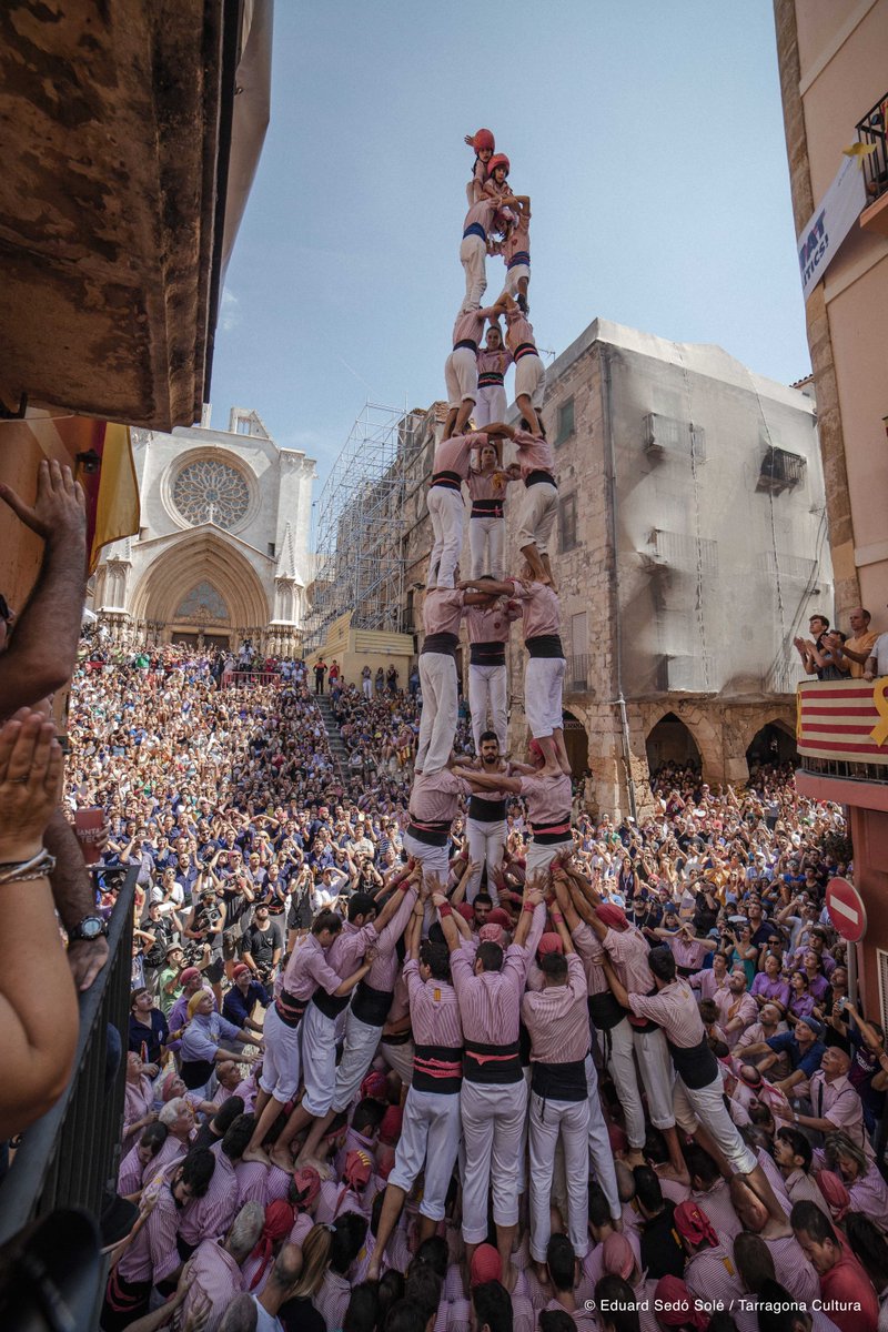 TGNturisme's tweet photo. Avui la diada castellera de #SantMagí, de 12 a 15 h, a la plaça de les Cols (pl. Santiago Rusiñol) i la professó, a partir de les 19 h, des de la plaça de la Font, centren els actes de la jornada.

ℹ️ https://t.co/01uJuuv3D0

📷 @Esedosole

#Tarragona #castellers #SantMagí2019 https://t.co/K0sHFh6RqB