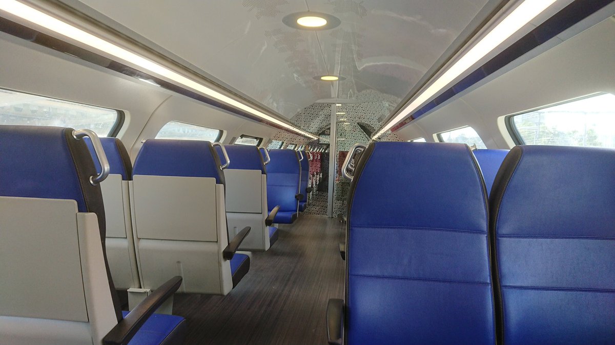 Fenna_Eleveld's tweet photo. Maandagochtend 10:15 uur: Zwolle - > Groningen...
Wie klaagt er over volle treinen? @NS_online #NSflex #NSdalvrijabonnement #Slimreizen 😜 https://t.co/gpXL6yDVDr