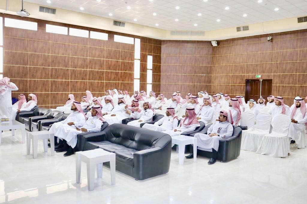 MOE_EEH's tweet photo. #يحدث_الآن| المدير العام والمساعد للشؤون المدرسية و عدد من القيادات التعليمية في قطاع البنين يستقبلون 65 معلمًا جديدًا في لقاء مفتوح ضمن برنامج التهيئة والتدريب المهني بمقر مدرسة دور العلوم الأهلية .
#معًا_نبدأ https://t.co/zSd1l5Ay1e