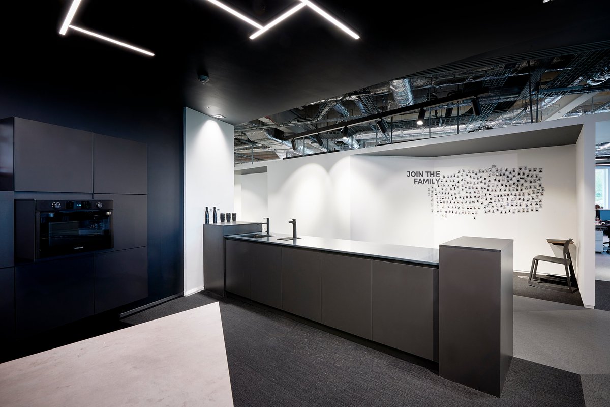 Billi_Taps's tweet photo. Smart kitchens are no longer just for the modern home, they are an asset for forward-thinking workspaces.
We look at the evolution of smart kitchens here:
https://t.co/sOjFcpzhHI
#innovation #technology #smartkitchen #BilliTaps #health #wellbeing #kitchens #filteredwater https://t.co/M0bLPXg7tV