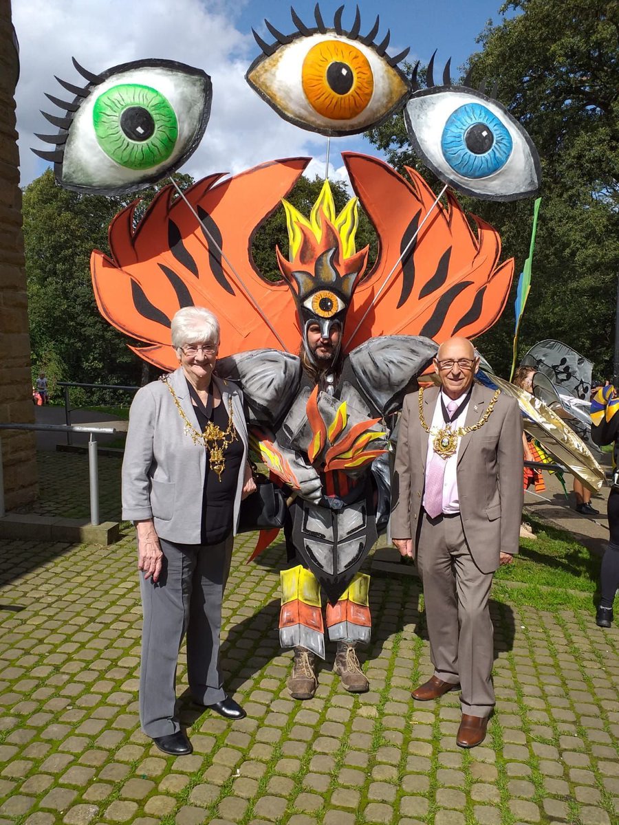 sheffcarnival's tweet photo. We'd like to thank Cllr @AnthonyDowning1 Lord Mayor and the Lady Mayoress for not only joining us but for also entering into the spirit of carnival by donning costume! The tradition of @SheffCouncil Lord Mayors supporting this event continues. #MadeInSheffield #sheffieldissuper https://t.co/Yw5mEUxGjD