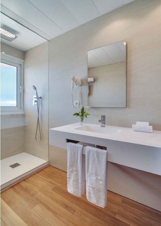 Neolithfrance's tweet photo. Votre salle de bain a besoin d’un matériau d’une imperméabilité impeccable comme celle qu’offre Neolith®. Dans le cas présent, le modèle Arena a été appliqué sur les murs, avec une finition satin. 
#NeolithBathroom #NeolithHospitality #intérieurdesign #SalleDeBain #élégance https://t.co/P8PE6Dnzsa