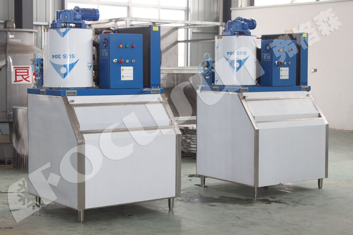 Focusun_Ice's tweet photo. Focusun commercial #flakeicemachine of 500KG~4 tons per day. Great choice for supermarkets and restaurants. https://t.co/iRroE5opUF #icemachine #icemakermachine #icemakingmachine #flakeicemakingmachine #flakeiceplant https://t.co/BVgNDC5TLO