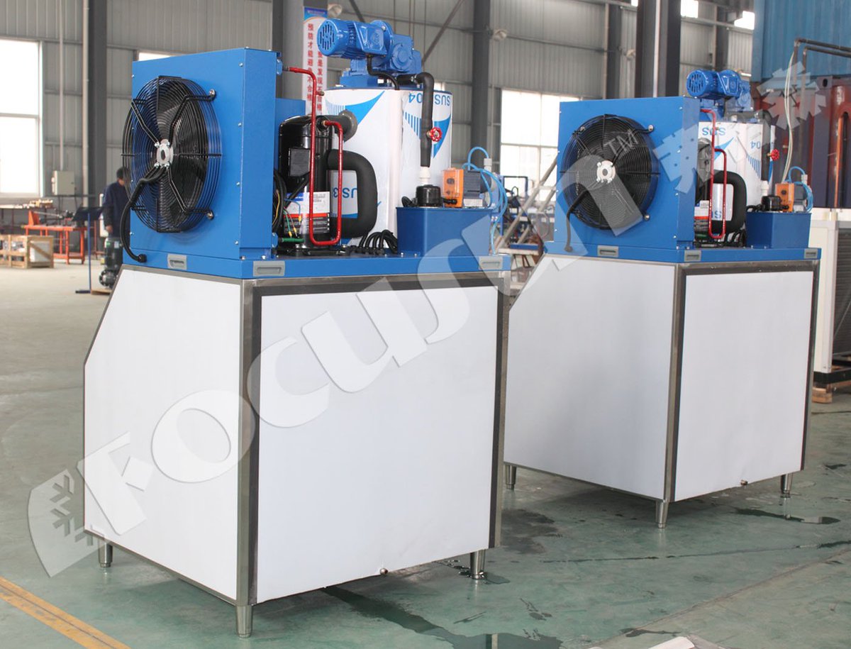 Focusun_Ice's tweet photo. Focusun commercial #flakeicemachine of 500KG~4 tons per day. Great choice for supermarkets and restaurants. https://t.co/iRroE5opUF #icemachine #icemakermachine #icemakingmachine #flakeicemakingmachine #flakeiceplant https://t.co/BVgNDC5TLO
