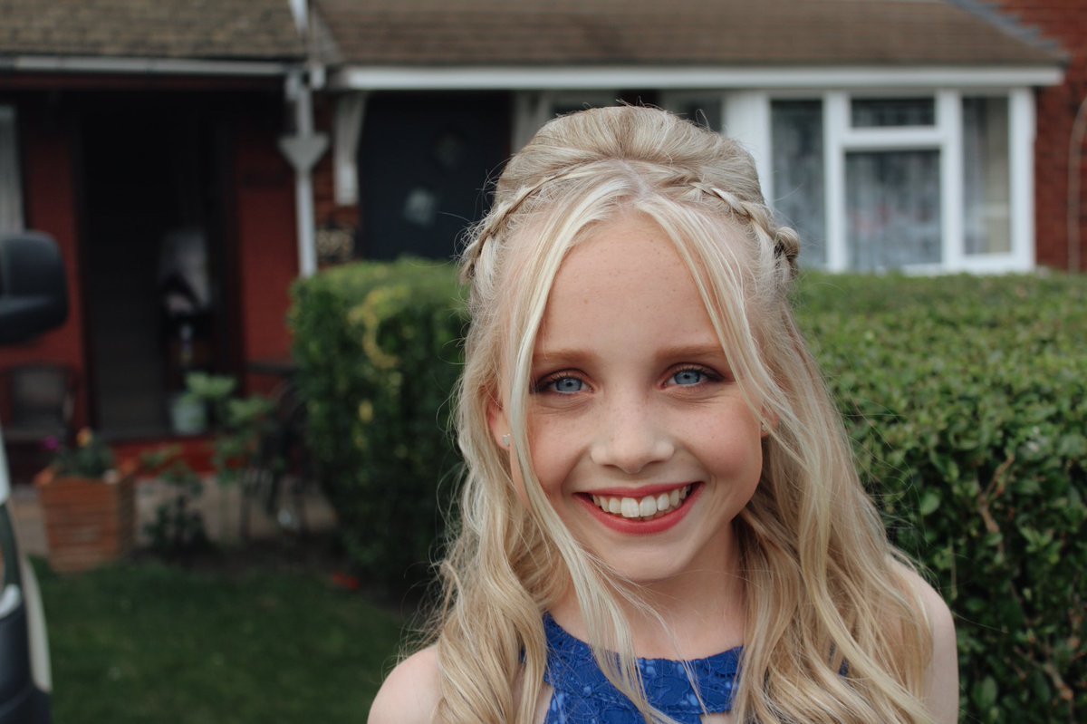 upsinceyouleft's tweet image. heart of gold
{ #frantasticmonday @connorfranta }

i missed this so much