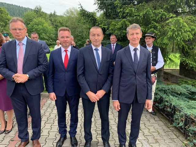 Niedzielne uroczystości w Szczawie. Partyzancki Kościółek, Muzeum I Pułku Strzelców Podhalańskich Armii Krajowej i Pomnik w centrum wsi. Miejsce, gdzie szczególnie pamiętamy o tych, którzy walczyli o niepodległość.