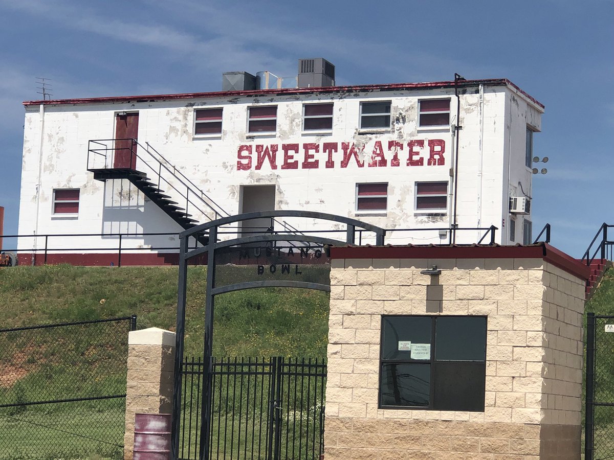 PoppycotProd's tweet image. On our day off, we are thinking about the town of Sweetwater, Texas... Where the only thing bigger than football is Jesus Christ and women’s hair ✨ #edfringe #MakeYourFringe