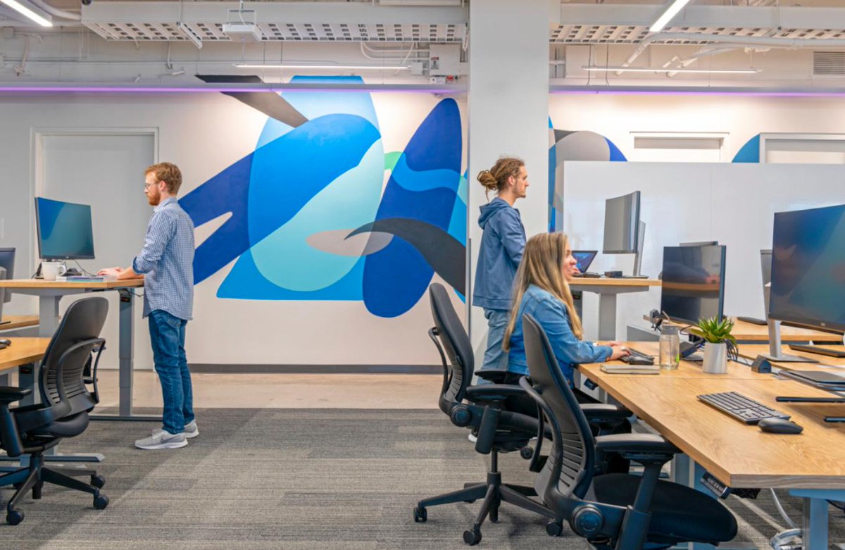 workagileuk's tweet photo. .@tpbennettllp have revamped @PayPal's San Jose campus! With new outdoor spaces, gaming area, amphitheatre-style centre stage &amp; much more it's easy to see why it’s been ranked as #2 coolest office in the US by @Glassdoor!
 📷 by @officesnapshots #FitOut #MondayMotivation #design https://t.co/uY4pzkqjiI