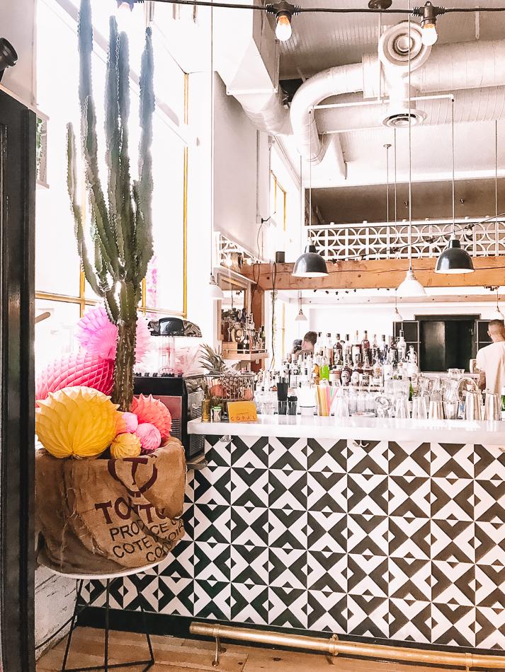 EMEDEC_com's tweet photo. Instagram está cambiando la forma en que se diseñan los espacios de restaurantes y hoteles, haciéndolos irresistiblemente dignos de una imagen. Hemos entrado en la era de los espacios #Instagrameables 📸👇

https://t.co/YfBBvJLD7D https://t.co/ZZgnjY3OZy