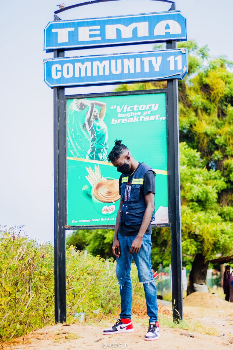 KingFallou's tweet photo. Don't compare yourself to others. The sun and moon both shine when it's their time. #mondaymotivation #Winners never quit!!! ✊🏿

#YesuDontForgetMe!🙏🏿🔥🔥🚀 #Community11❤️

📸: @prynce_niee 🔥 https://t.co/CprSwZD5hp
