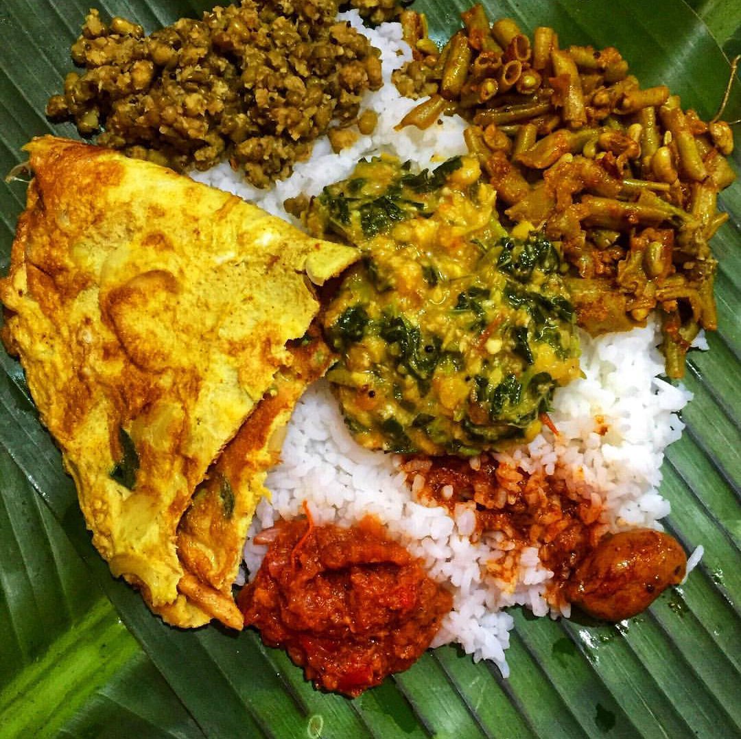 PiyuNair's tweet photo. Potichoru/ lunch packed in plantain leaves are the best one to drive away Monday blues! https://t.co/ixGKBFp3TI