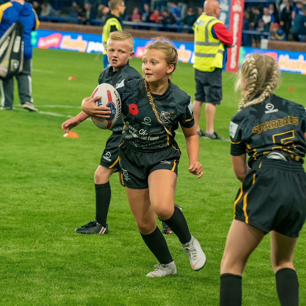 On Thursday, we welcomed schools and clubs to @EmeraldStadium to take part in our pre-match and half time community activities at @LeedsRhinos match with <a href="/Saints1890/">St.Helens R.F.C.</a>. 🏉

Check out the full gallery of images over on our Facebook page! 📸

VISIT ➡️ tinyurl.com/y5rn2dkv