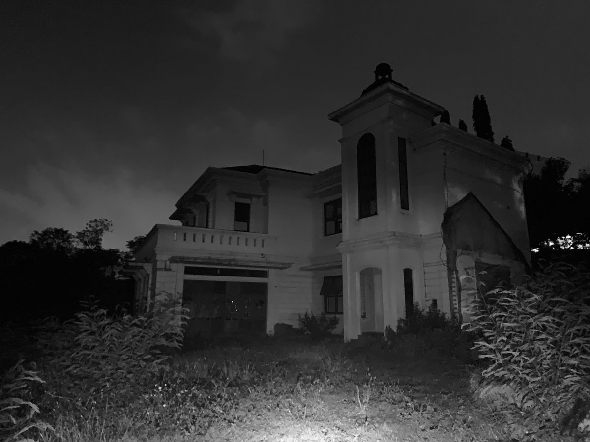 SangExplore's tweet photo. rumah pesugihan kota semarang https://t.co/3aaE7Kaise