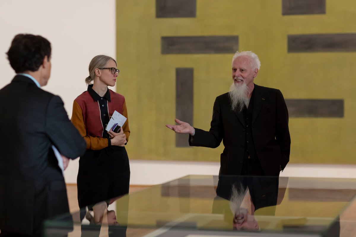 FondoDocArteCon's tweet photo. Hasta el 15 de septiembre estará la exposición “Helmut Federle. 19 E. 21st St., Six Large Paintings” en el @kunstmuseumbs. Pinturas de gran formato, obra sobre papel y cerámicas del artista suizo. Para conocer más sobre #HelmutFederle haz clic 👉 https://t.co/7EGWSh4hL4 https://t.co/T0QjMfjI1T