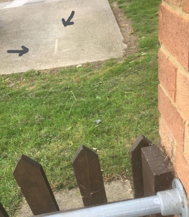 David39791746's tweet photo. Does anyone know what the signification is of this marker which was scratch on the concrete outside my home? #EssexPoliceUK @EPJamesSwatton,@HateCrime_Leics #DefendWindrush @appghatecrime #SouthEssexHomes #DavidLammy #HackneyAbbott @hopenothate https://t.co/eX0svh4CAD