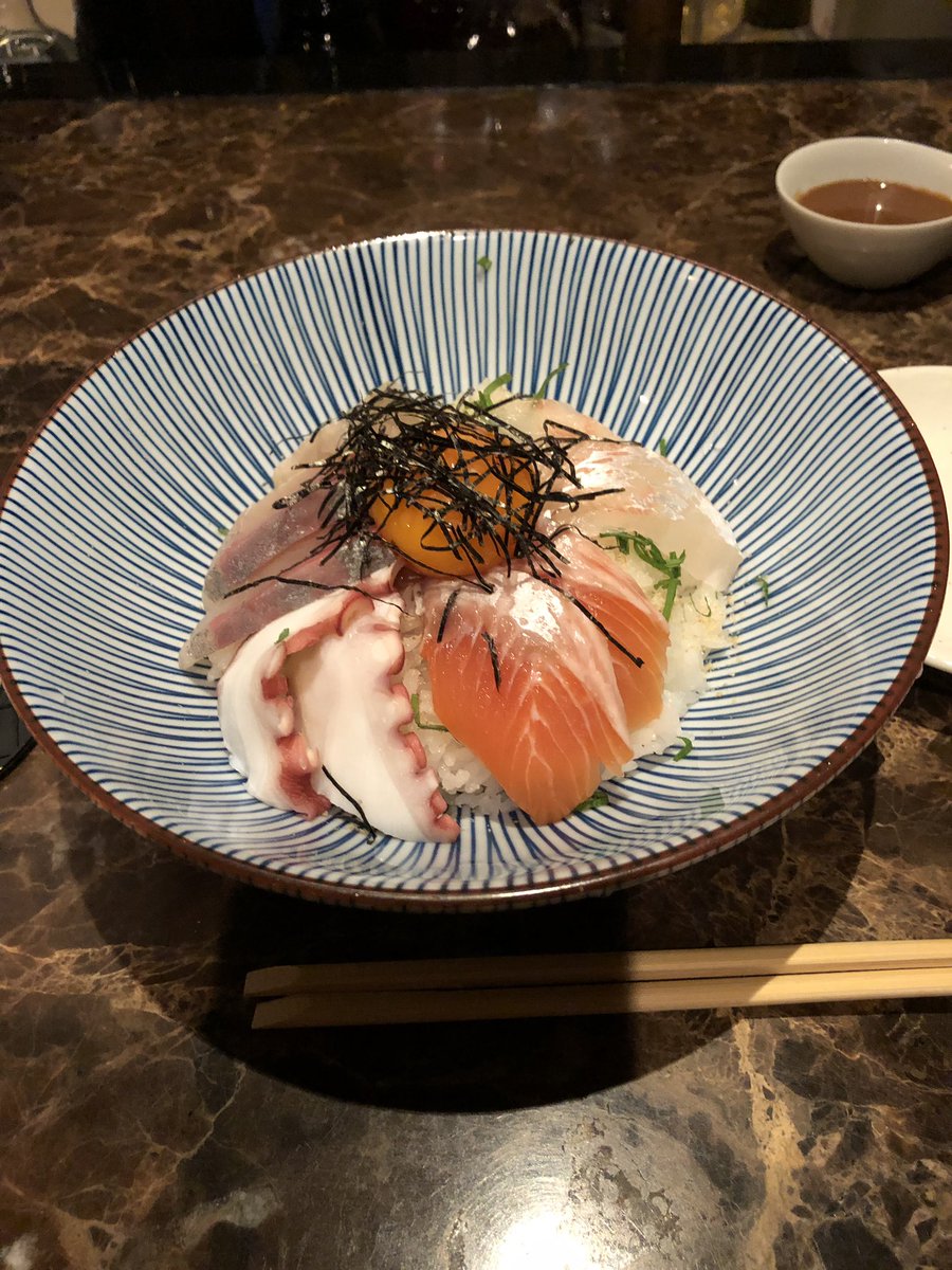 Akiraidenbot's tweet photo. #おみせ応援プロジェクト #NIPPONPlatform #AmazonPay #ためして欲しいな #PR #temite #temiteAmazonPay #temiteGOTOKU #temite居酒屋 #居酒屋
#iivgf0
今日は博多のGOTOKUで海鮮丼食べました!
美味しかった〜!
また食べたい(✿╹◡╹)
お店の雰囲気もいい感じでした!
ありがとうございます! https://t.co/PfqQcuN2bm