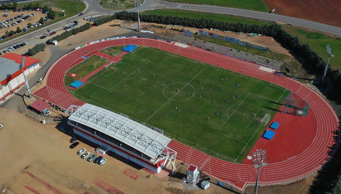 En este maravilloso estadio de Villafranca de los Barros se jugará el 4 de septiembre la final de Copa federación, animamos a la afición trujillana a ir, pero también a rematar la faena dando el último empujón para hacerse socio del club, sin vosotros ésto sería imposible.