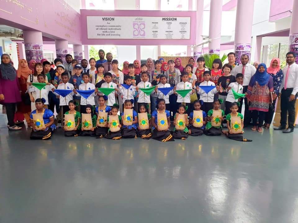 hiriyamv's tweet photo. Hiriya School proudly welcomes students and officials from Japan to Maldives. It was a pleasure to introduce Japan students to their host families.
~Student Exchange Programme 2019~

@EducationMV @aisthly 
@rinzywaheed https://t.co/Ih1EYaQMPX
