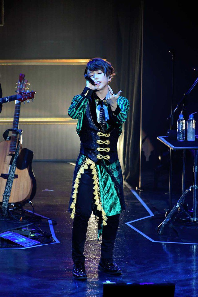 natalie_mu's tweet photo. 【ライブレポート】執事になったうらたぬき、ライブでお嬢様をエスコート
https://t.co/kYr2W434je https://t.co/0AwHokRj5L