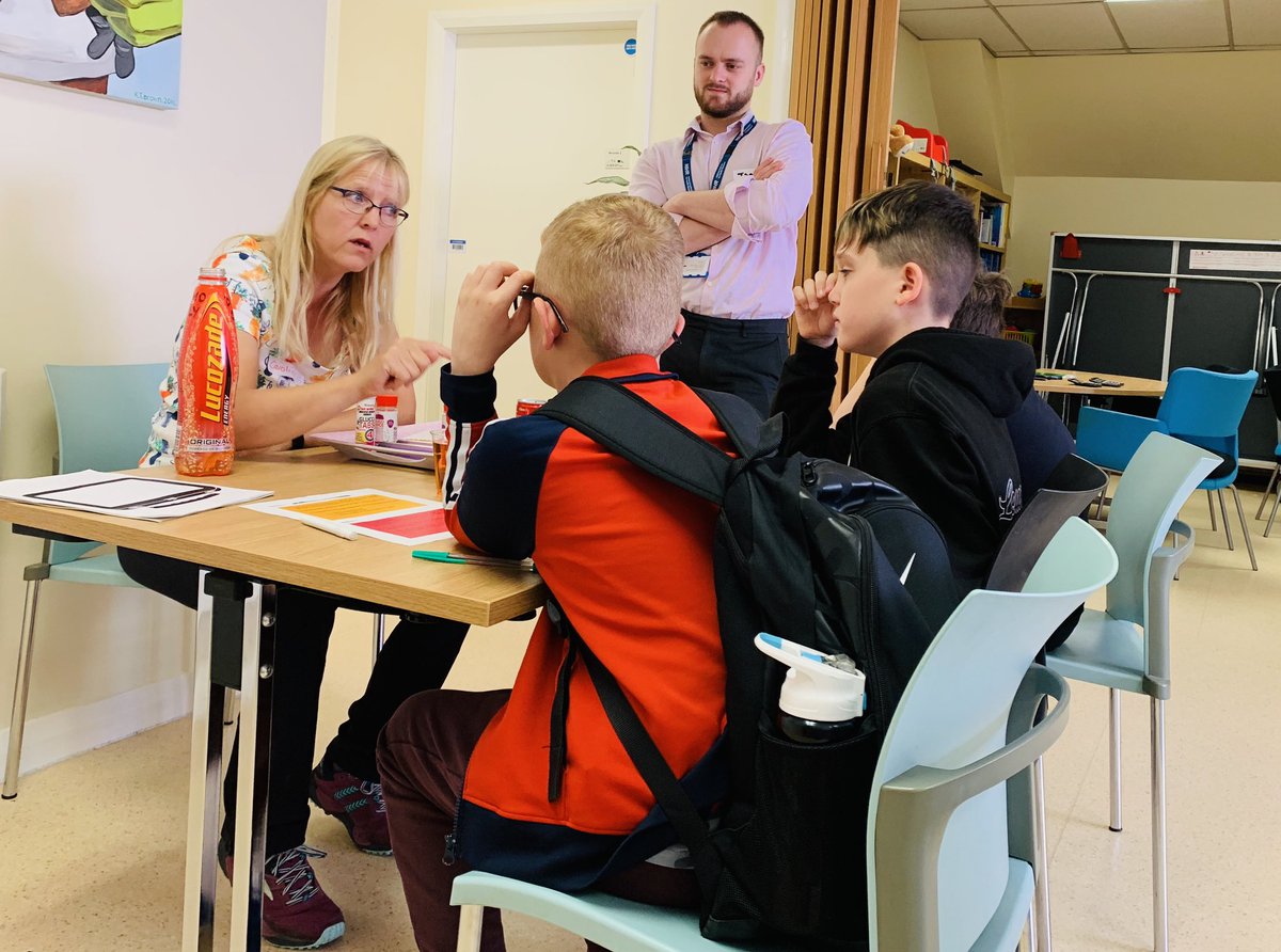 LTHT_CYPD's tweet photo. On the second of our #transition to #high #school day. Learning about the differences between primary and high school 🏫 Discussing our skills on managing #T1D and carbs, exercise, healthy eating and hypo treatments 🍞 ⚽️ 🍎 🍬 https://t.co/I8acUKJ6de