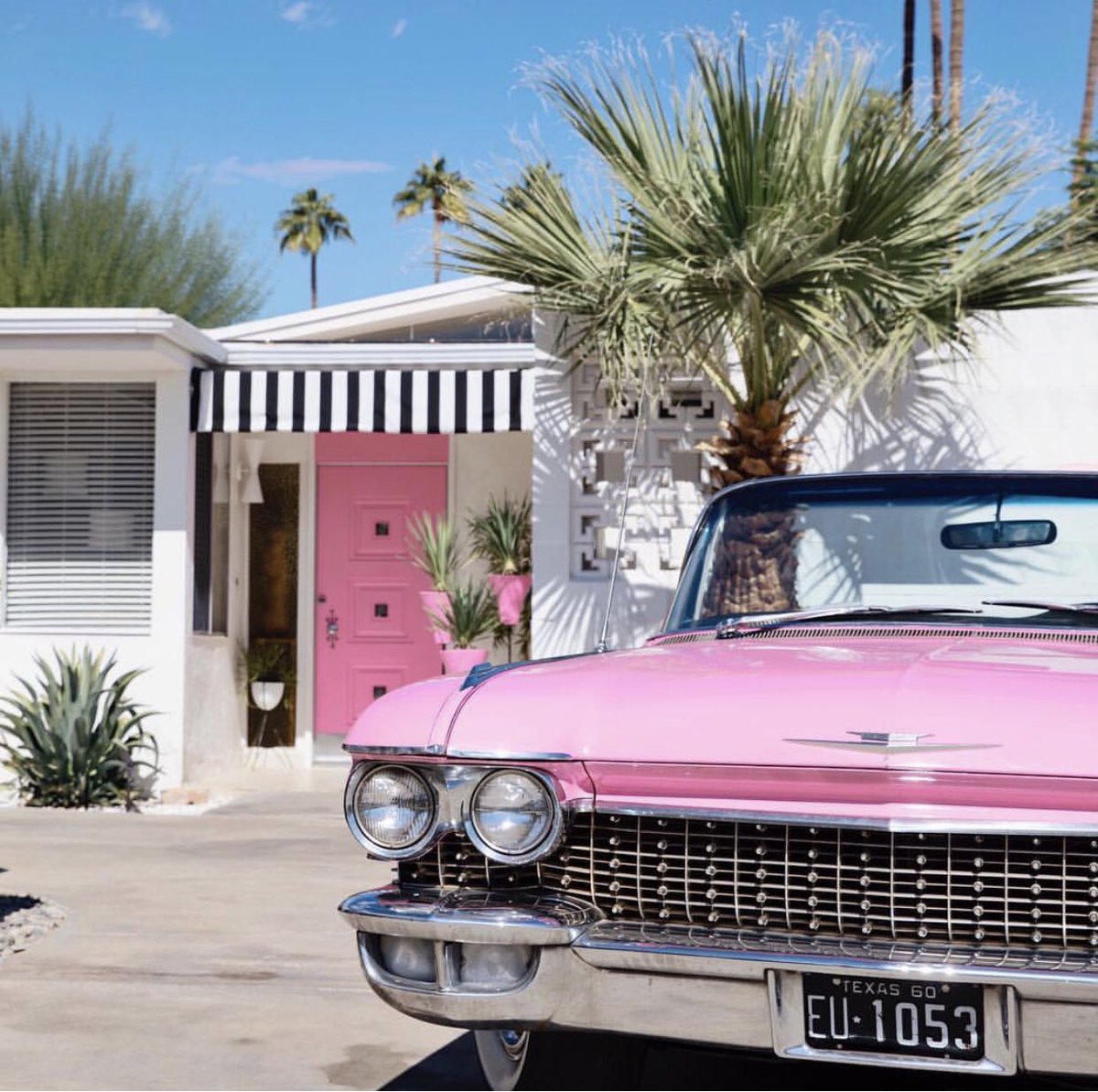 When do we get the keys? 💕🌴
📸 kimgenevieve #vintage #retro #homegoals #rockabella #rockabilly #modernvintage