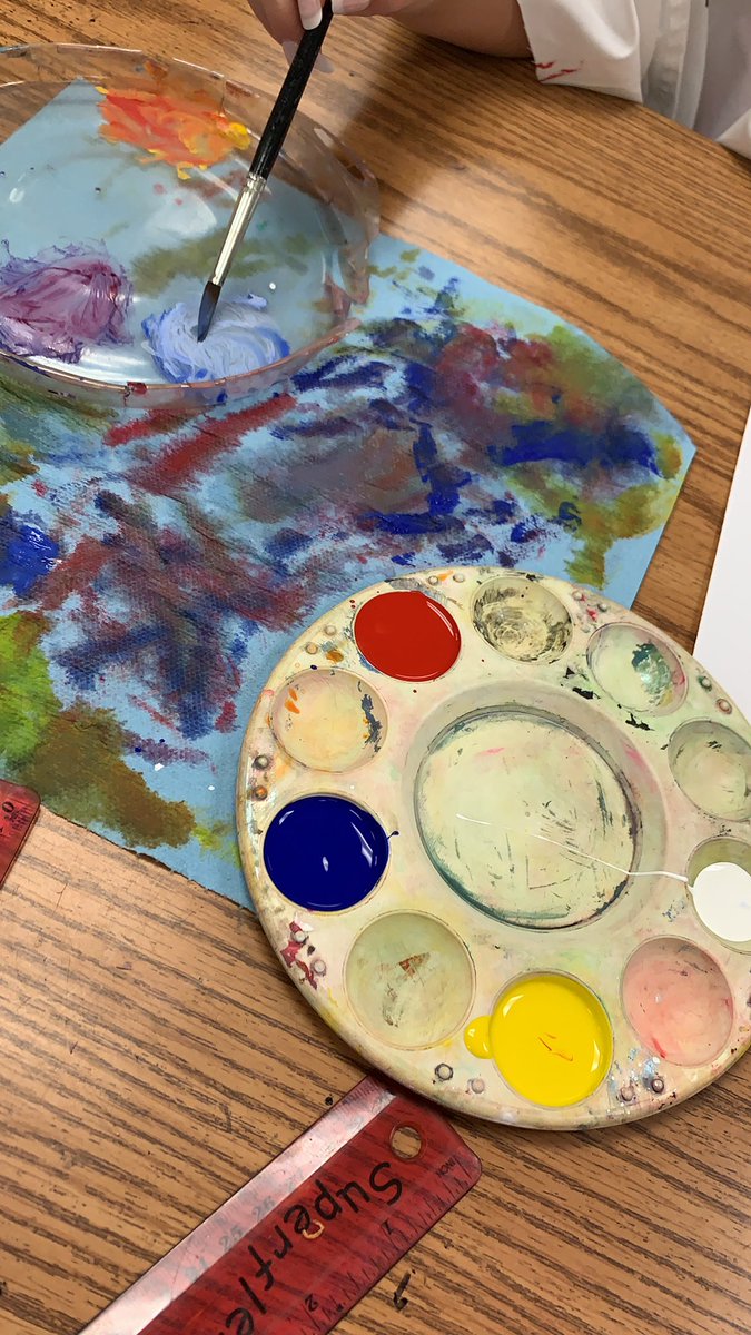 dhoustonjacobs's tweet photo. Love mixing paint!!!! Primary secondary and intermediate are like magic!!! #artmagic https://t.co/mlhWVI5oqv