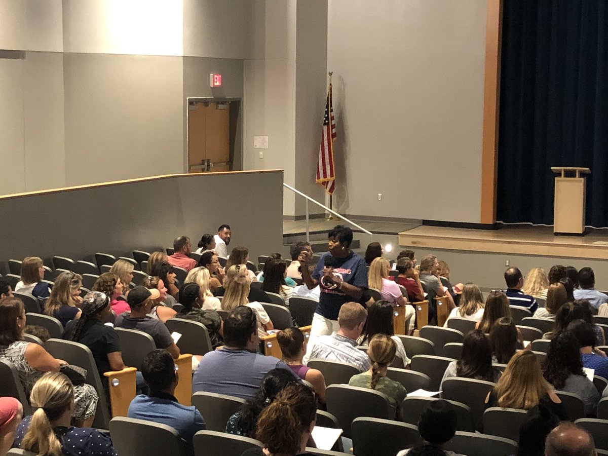 sunnys101's tweet photo. Totally loved the opportunity today to listen to Mrs Roger’s, Principal, AFMS presenting school’s vision and values to parents at 6th grade Welcome meetup in her jovial n effectual style. @afmschargers @afmsptsa https://t.co/Xyfb0RMwjb