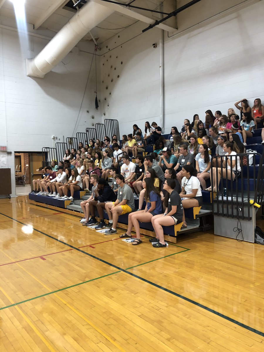 VictorSeniorHS's tweet image. Link Leaders are excited to meet our freshmen and new students tomorrow. Freshman Orientation @ 7:30 and New Student orientation @ 8:45. @VictorSchools