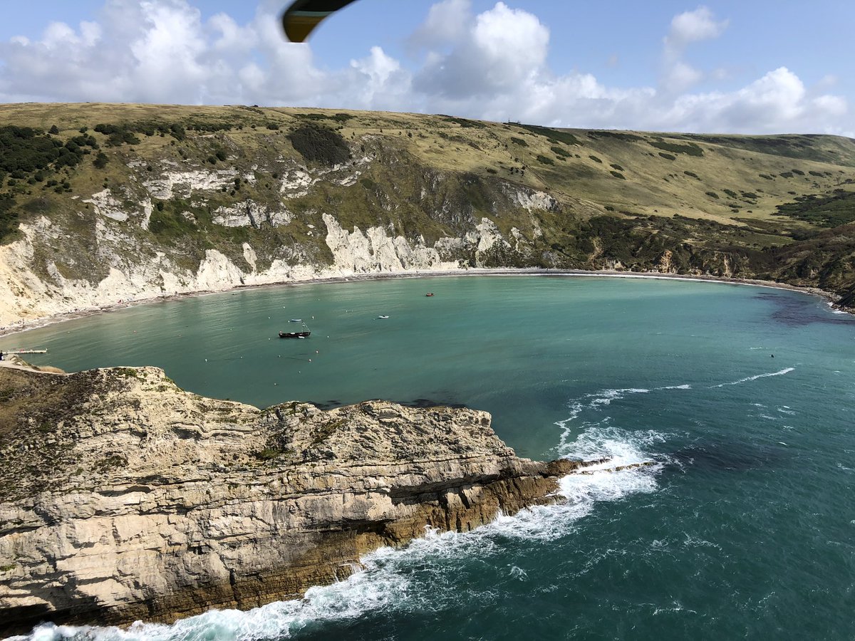 Out and about on the #Dorset coast this morning before tasking to Lymington.  #Seacombe #LulworthCove 🚁 #Rescue175 #LeeSAR